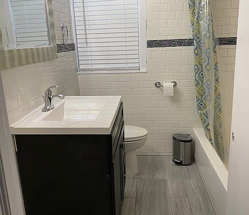 3rd image of 4401 W Wrightwood Ave Unit 2