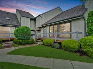 36 Woodhill St, Somerset, NJ 08873
