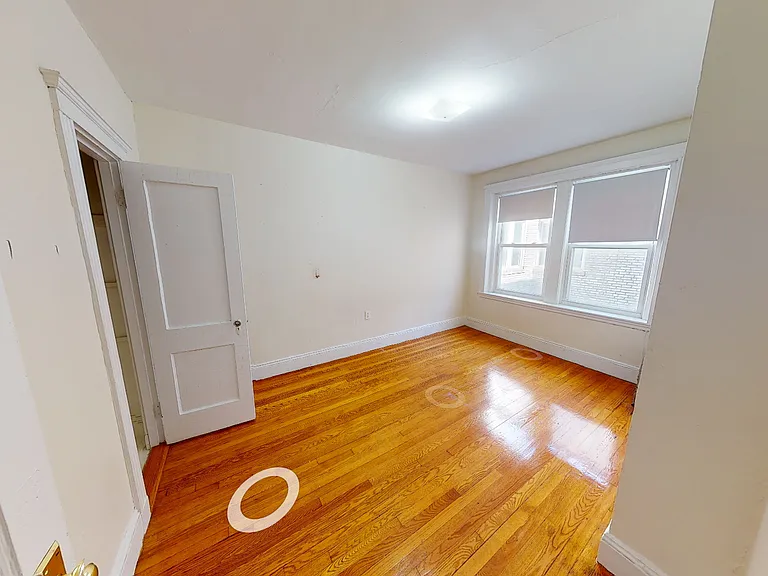 117 Sutherland Rd #H — Photo 4
