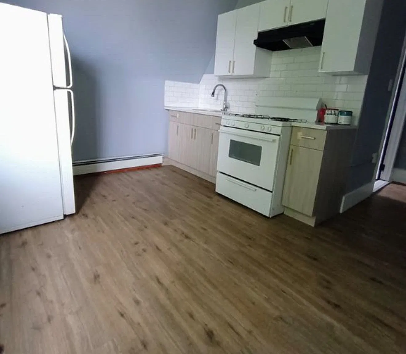 3 bed, $2,100 — Photo 1