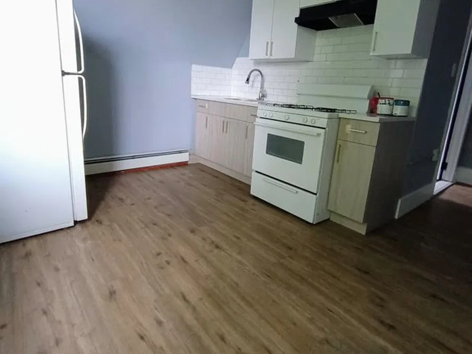 166 Ridgewood Ave #3F