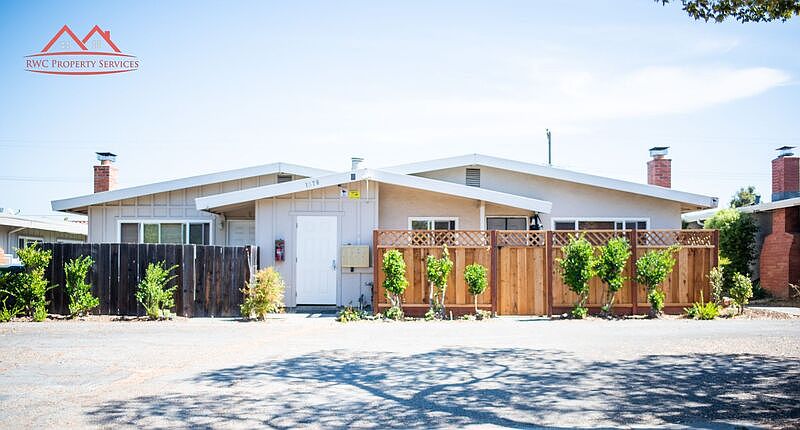 1st image of 1578 Albatross Dr APT 2