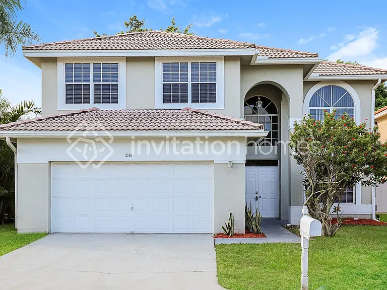 1081 Fairfax Cir W — Photo 1