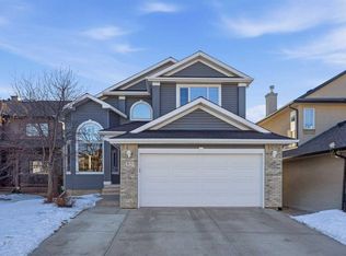 133 N Royal Abbey Ct NW, Calgary, AB T3G 4Y3