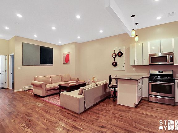 3rd image of 14 Woodbine St #1FR