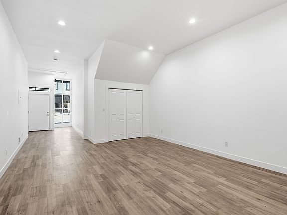 4th image of 1549 California St #A