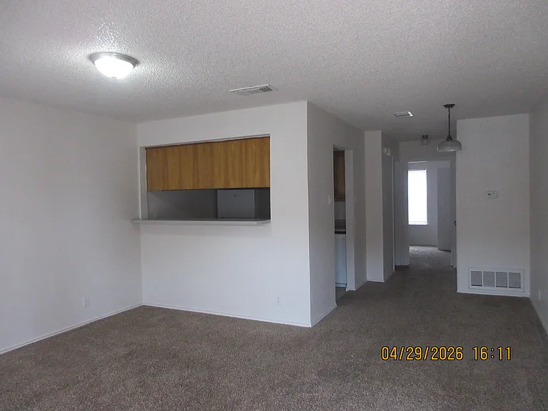 923 W Sycamore St #19 — Photo 9
