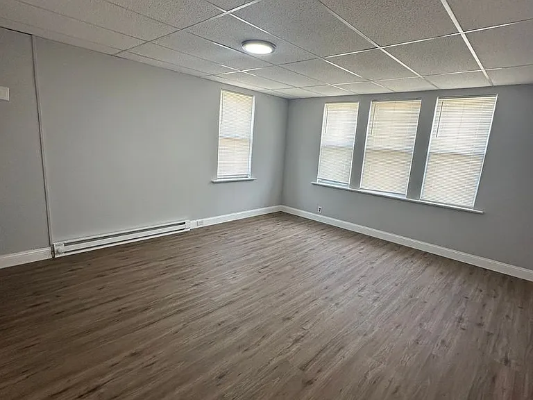 134 Macdade Blvd — Photo 14