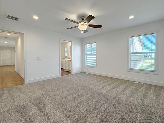 4th image of 17529 Summit St #18