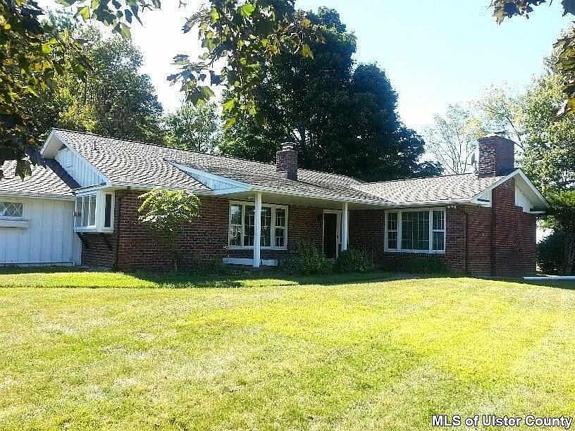 1st image of 22 Lauretta Dr