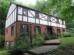 130 Lakeside Dr, Pittsburgh, PA 15238