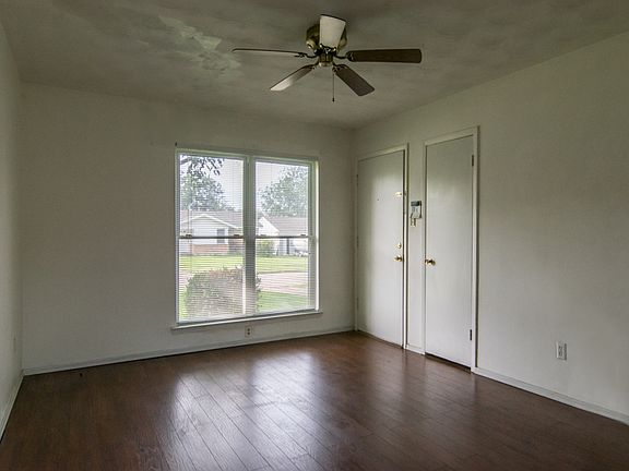 4th image of 2721 Driftwood Dr