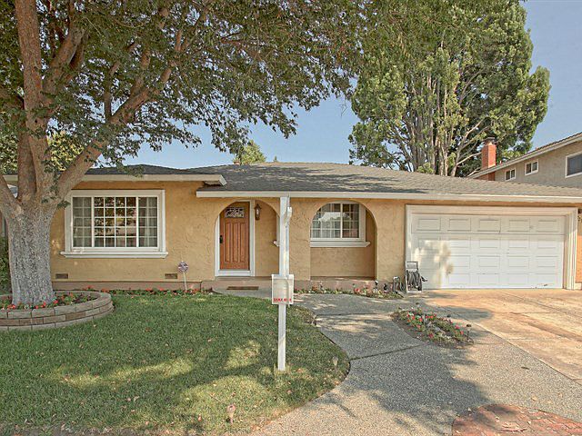 1st image of 223 Purple Glen Dr