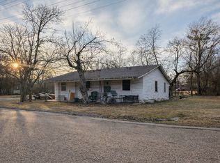 411 S Leon St, Groesbeck, TX