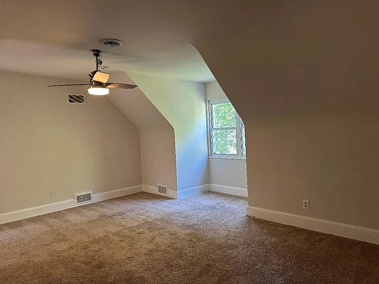218 Granby Park #B — Photo 18