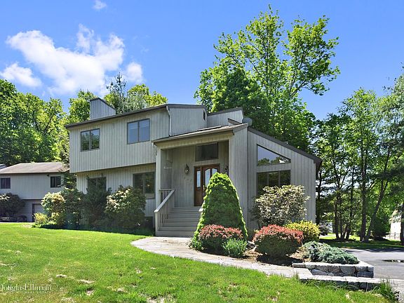 3rd image of 222 Briarwood Dr