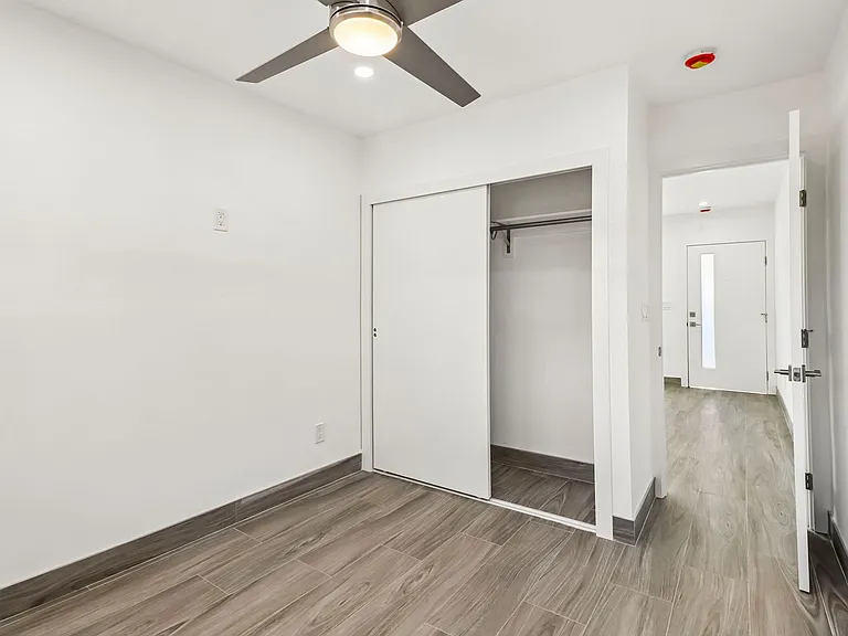Garrison Townhome Apartments — Photo 19