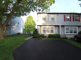 41 Fieldstone Ln, Horsham, PA 19044