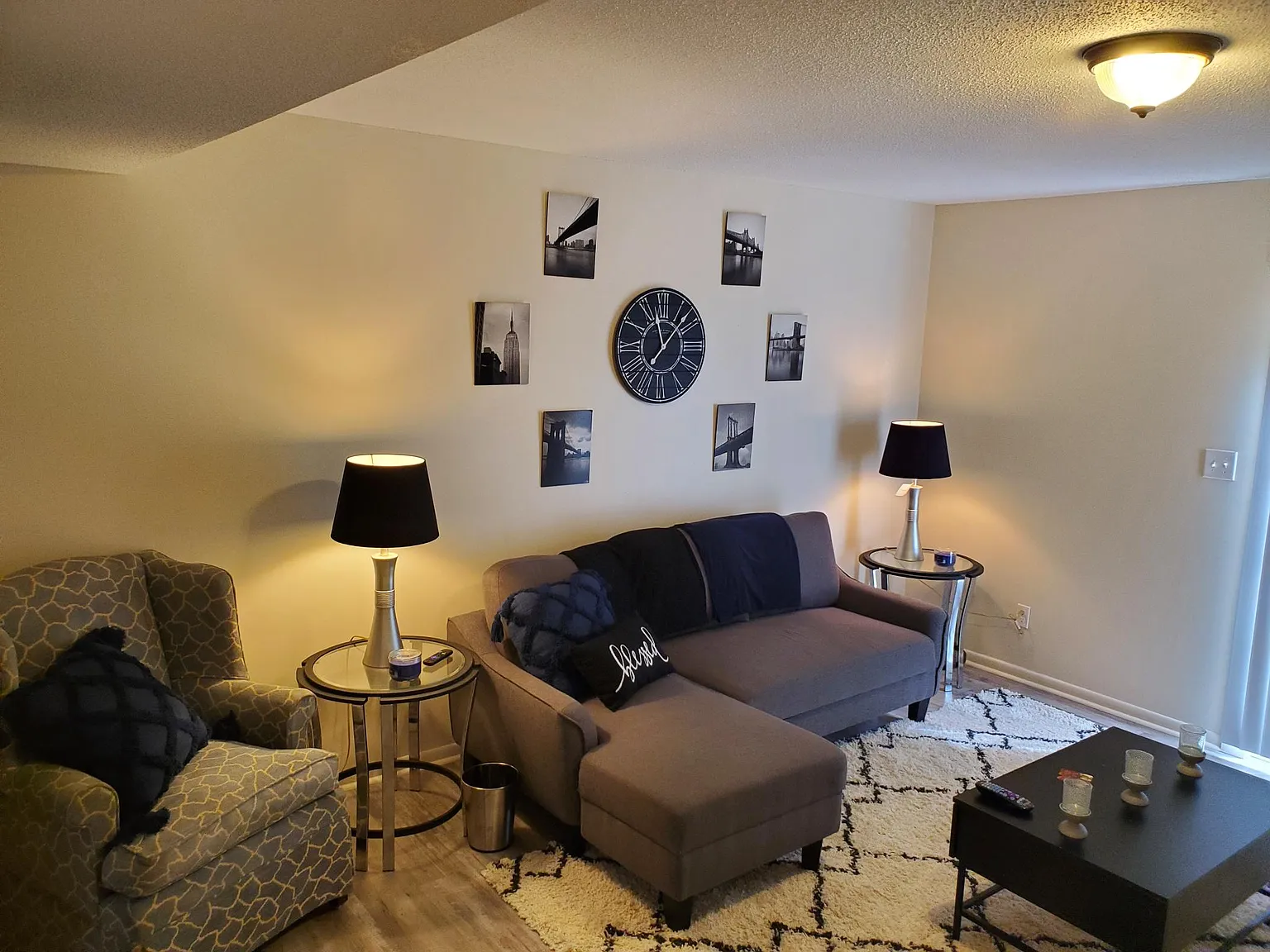 2 bed, 1.5 bath, 1500 sqft, $1,500 — Photo 2