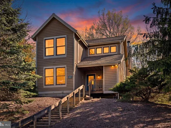151 Pine Ct, Tannersville, PA 18372