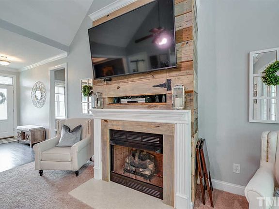5th image of 40 Wyndham Place Dr