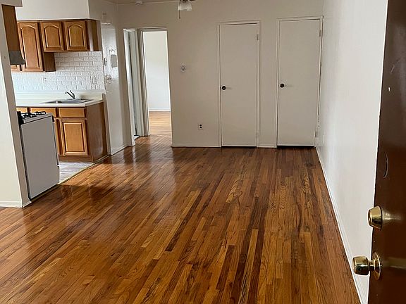 2nd image of 133 Dubois Ave APT A5
