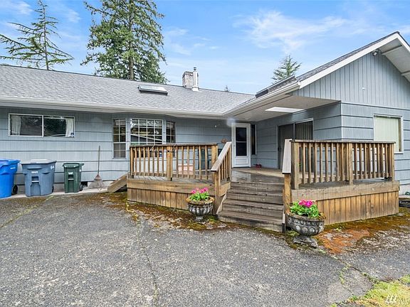 4th image of 6815 50th Ave E