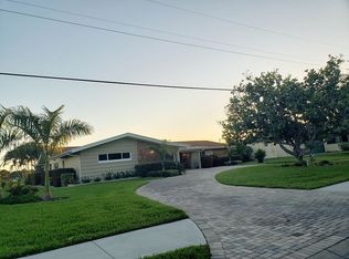639 Poinsettia Rd, Belleair, FL 33756
