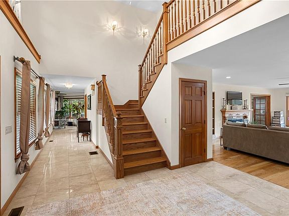 4th image of 2465 Harkney Hill Rd