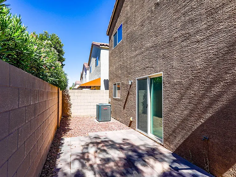 8257 Vanity Fair Ln — Photo 9