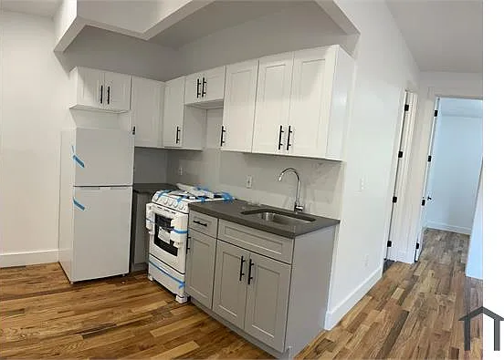 2514 Webb Ave #4 — Photo 2