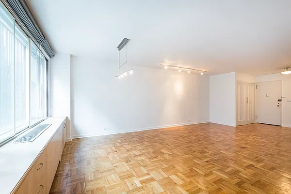Rented by Samuel Realty Group LLC | media 4