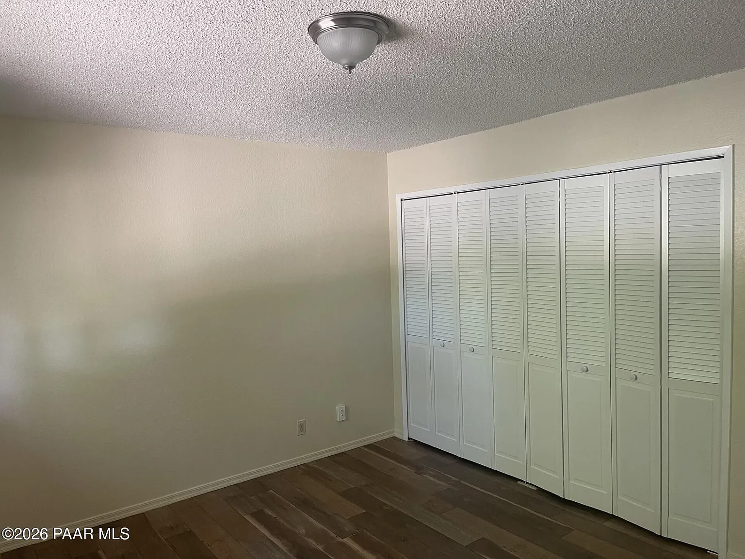 3 bed, 2.0 bath, 1369 sqft, $2,194 — Photo 4