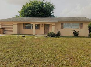 118 Richmond Ave S, Lehigh Acres, FL 33936