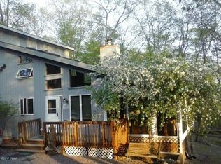 178 Edinburgh Rd, Bushkill, PA 18324