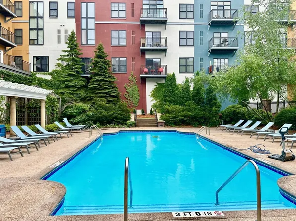 4525 Park Commons Dr Unit 207, Saint Louis Park, MN 55416