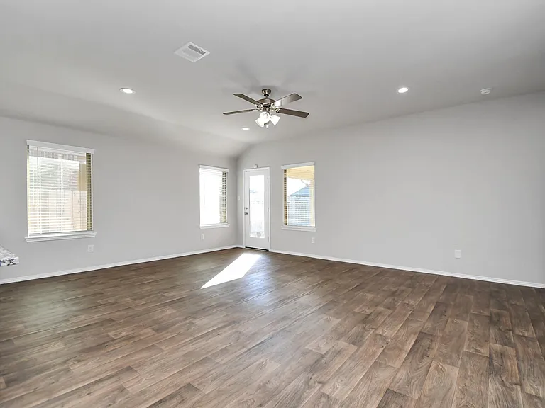 3947 Country Club Dr — Photo 24