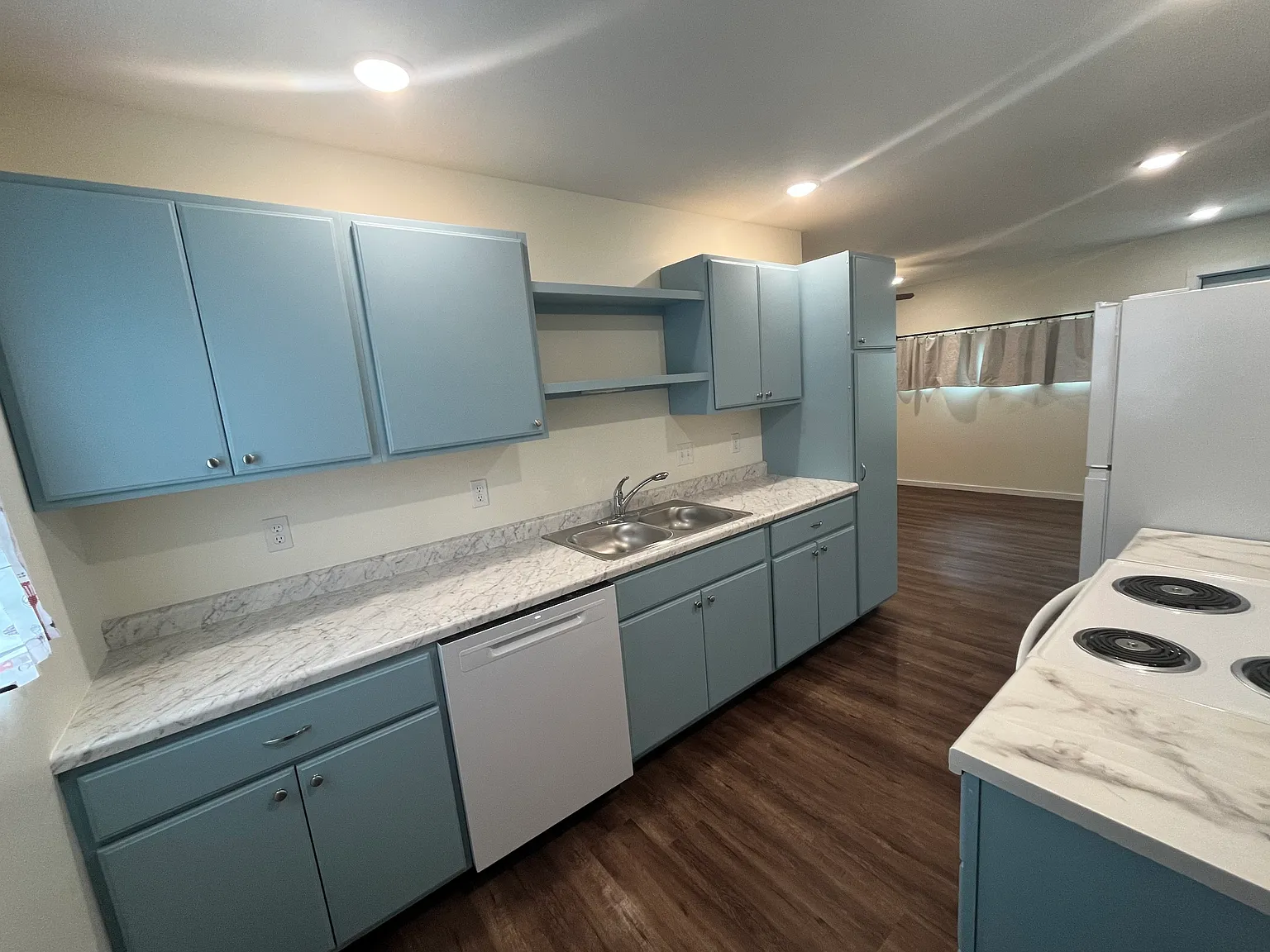 2 bed, 870 sqft, $1,100 — Photo 3