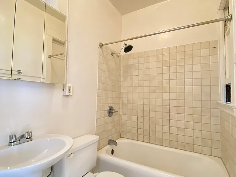 424 Jones Street — Photo 13