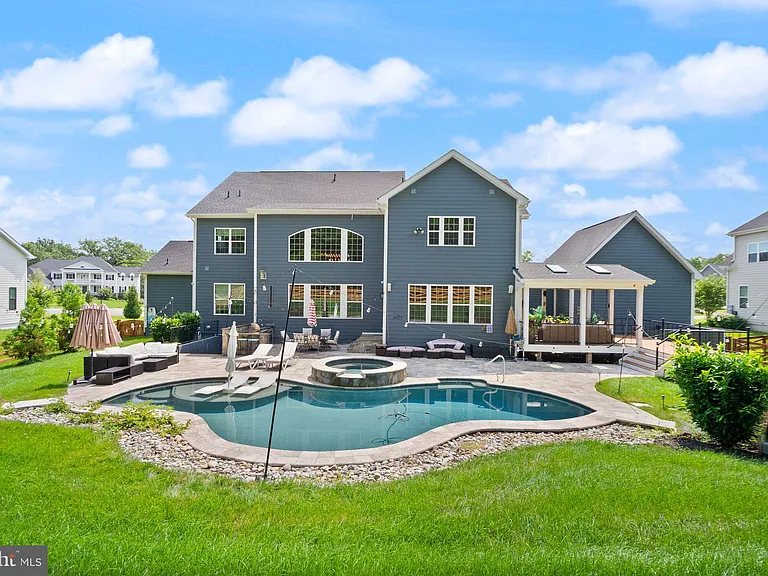 23297 Hastings Ridge Ct — Photo 42