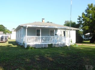 2219 S 10th St, Burlington, IA 52601