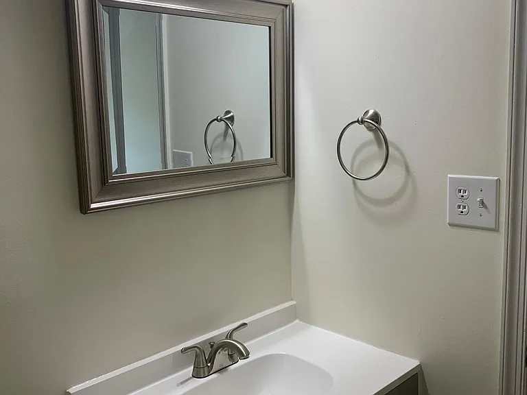 Upstairs full bathroom