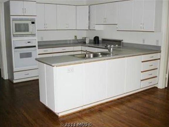 4th image of 8911 McGregor Dr
