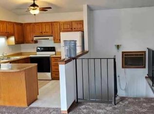 9975 Bitterroot Rd #4, Roscoe, IL 61073