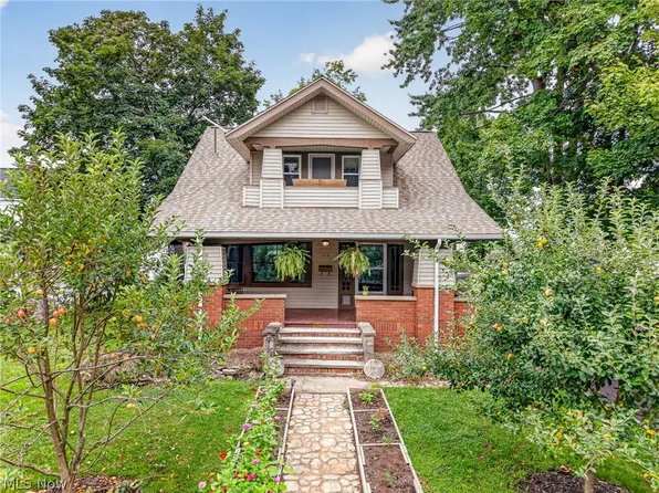 278 Prospect St, Berea, OH 44017