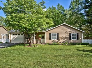 864 Smoke Creek Rd, Knoxville, TN 37934