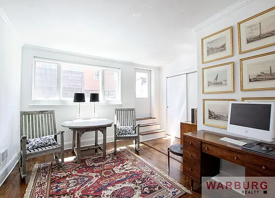 Sold by Warburg | media 4