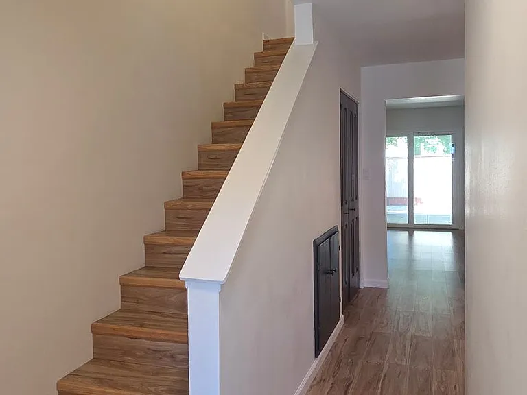 1918 Knolls Dr — Photo 1
