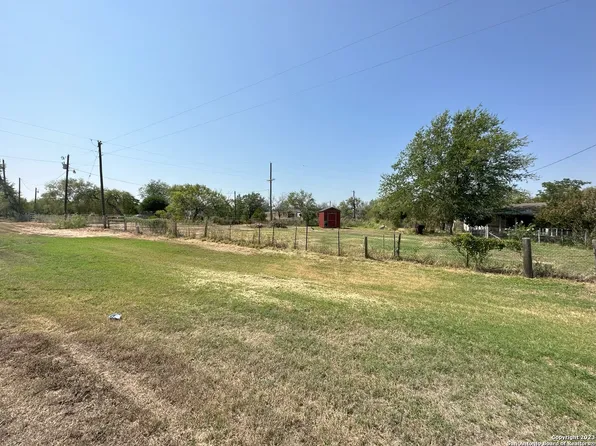 3135 E Fm 476, Poteet, TX 78065
