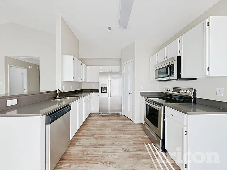 143 Markham Dr — Photo 8